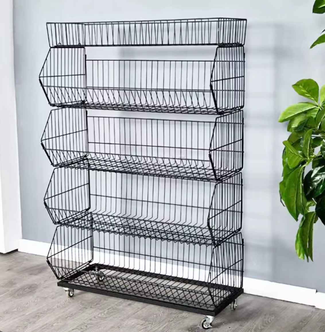 Chips basket stand